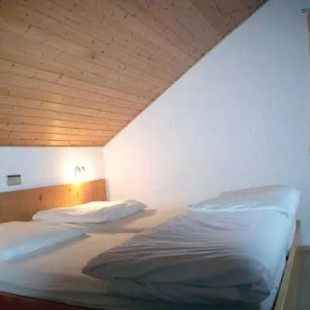 Semesterbostad öfingen 08 *